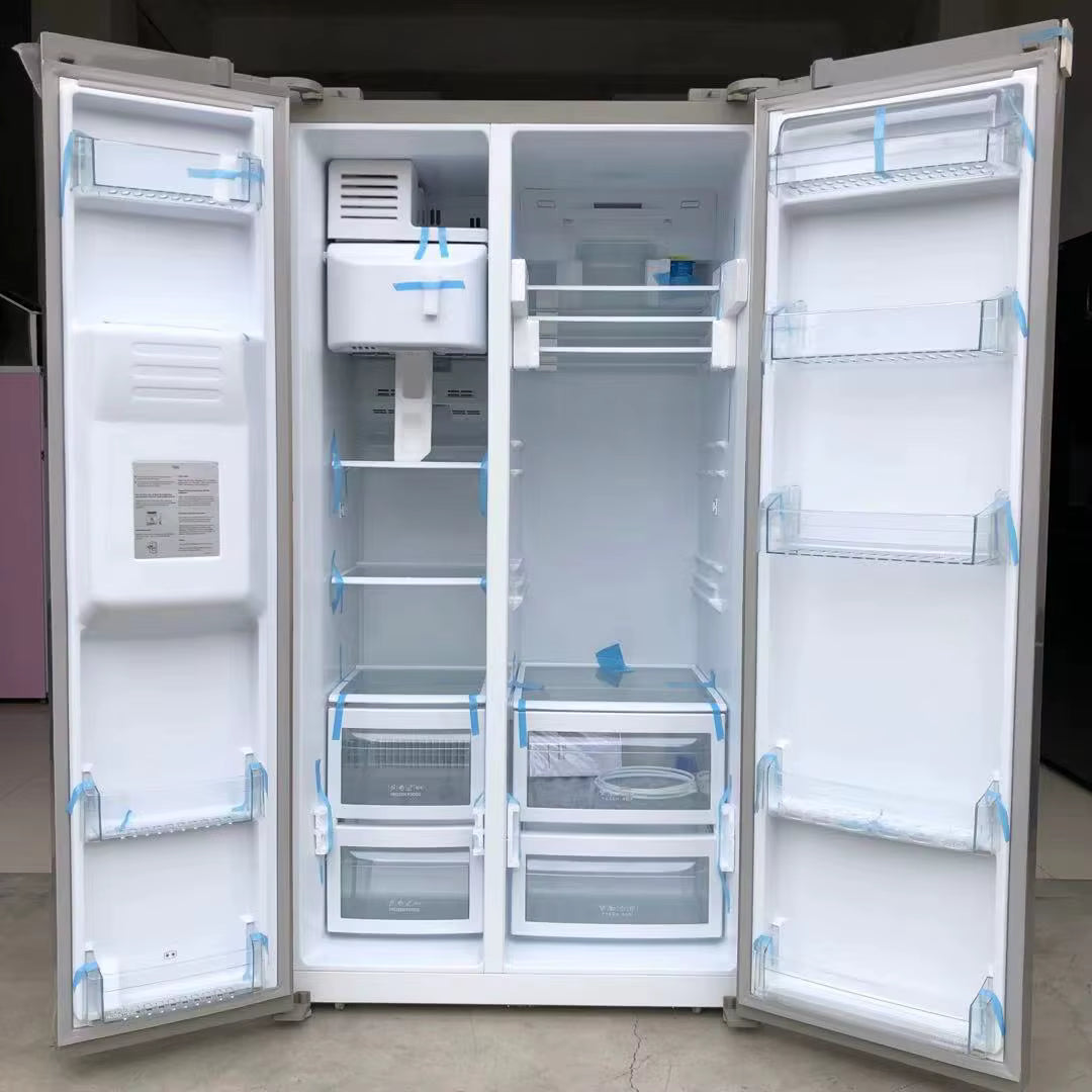 Réfrigérateur côte à côte 550 L avec machine à glaçons et distributeur d’eau, froid ventilé, sans givre, classe énergétique élevée