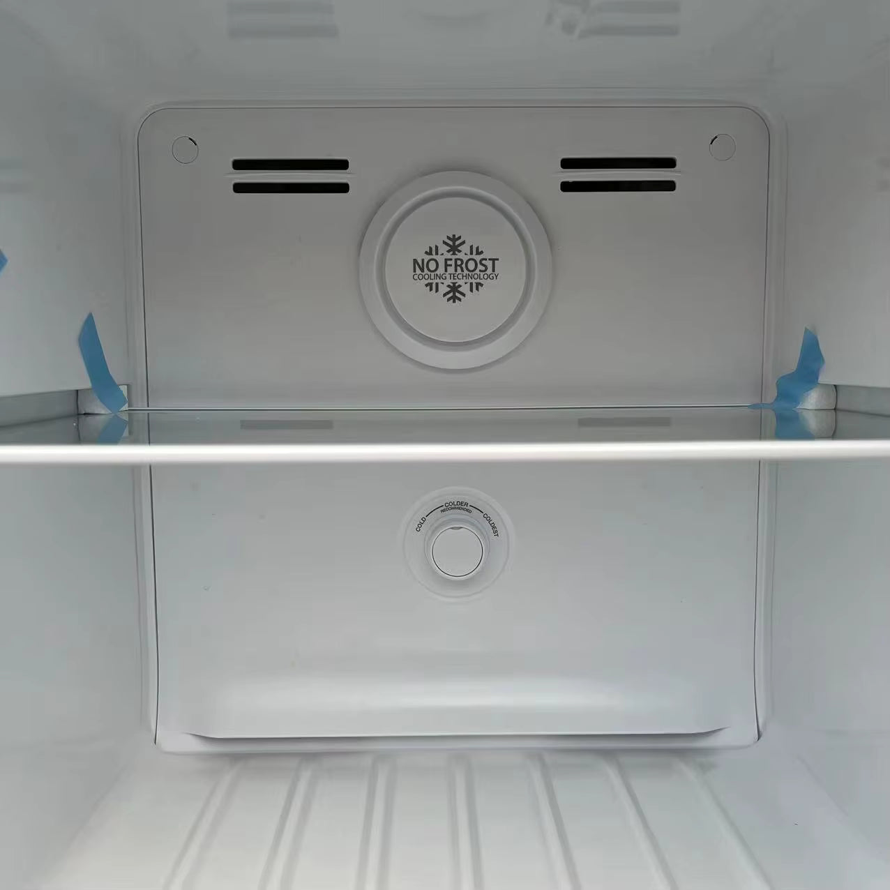 Réfrigérateur combiné 300 L inox 2 portes avec congélateur haut • Froid ventilé No Frost • Classe énergétique A • 220 V