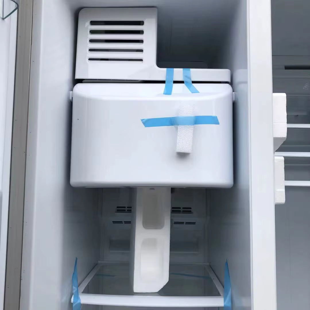 Réfrigérateur côte à côte 550 L avec machine à glaçons et distributeur d’eau, froid ventilé, sans givre, classe énergétique élevée